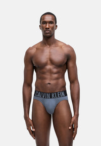 BLACK/AERIAL/TURBULENCE