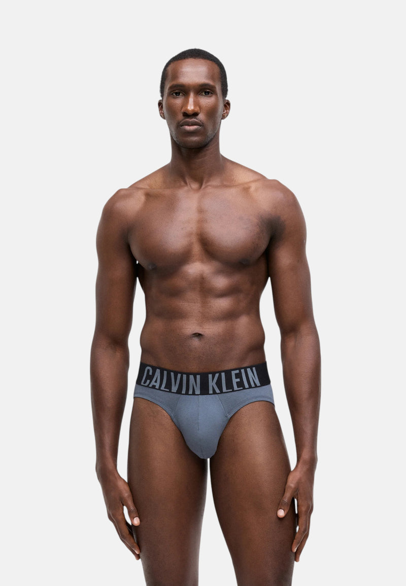 BLACK/AERIAL/TURBULENCE