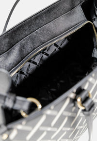 BLACK / BLACK