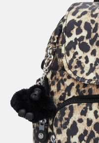 WILD LEOPARD