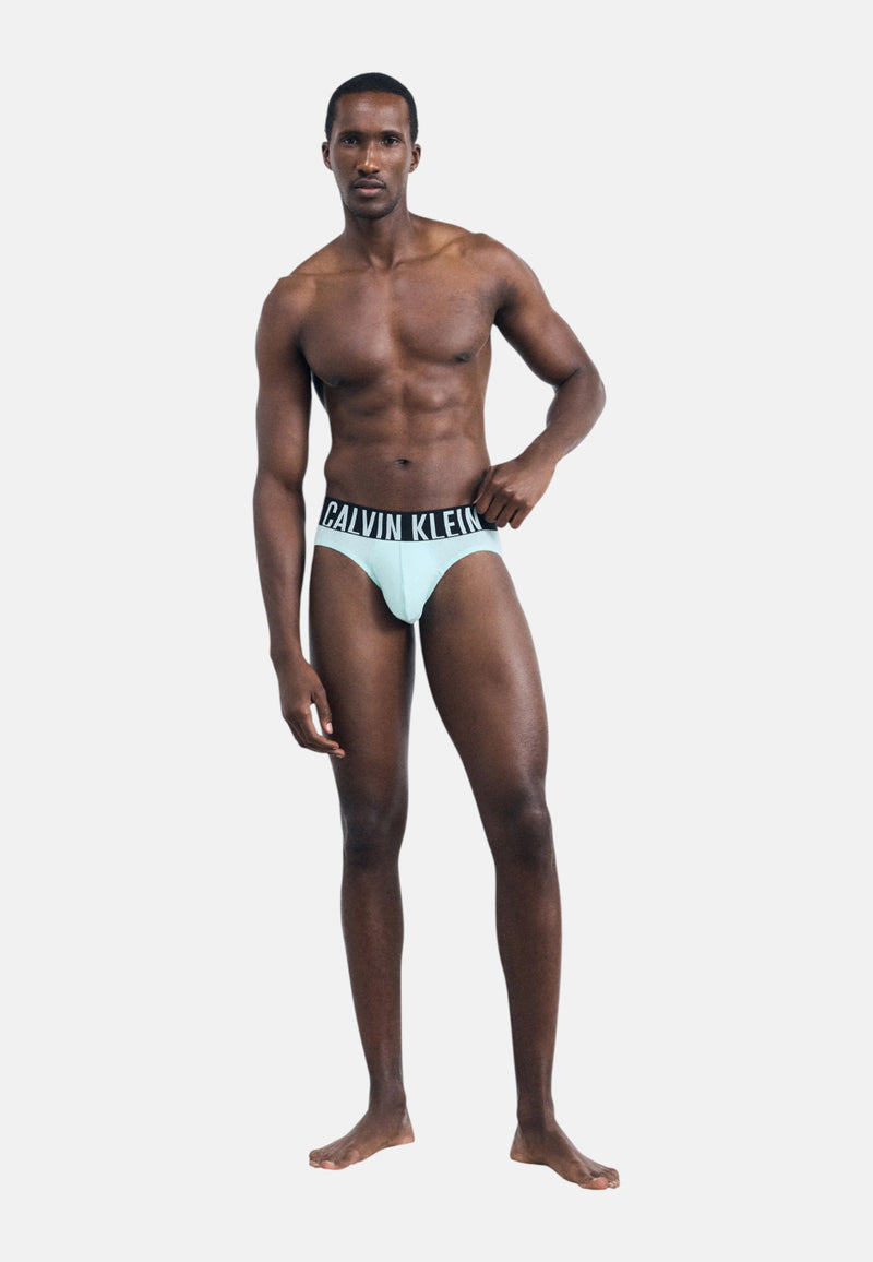 BLACK/AERIAL/TURBULENCE