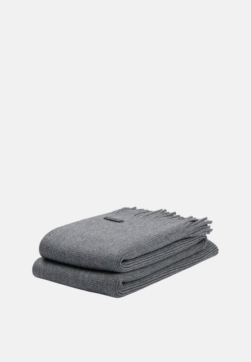 MEDIUM GREY