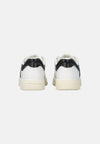 WHITE/BLACK