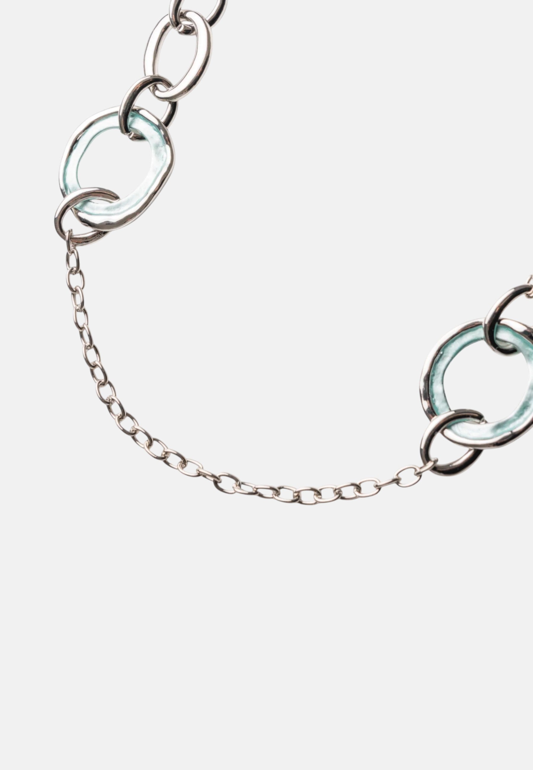 Collana lunga a catena con design circolare forato smaltato celeste Silver/celeste