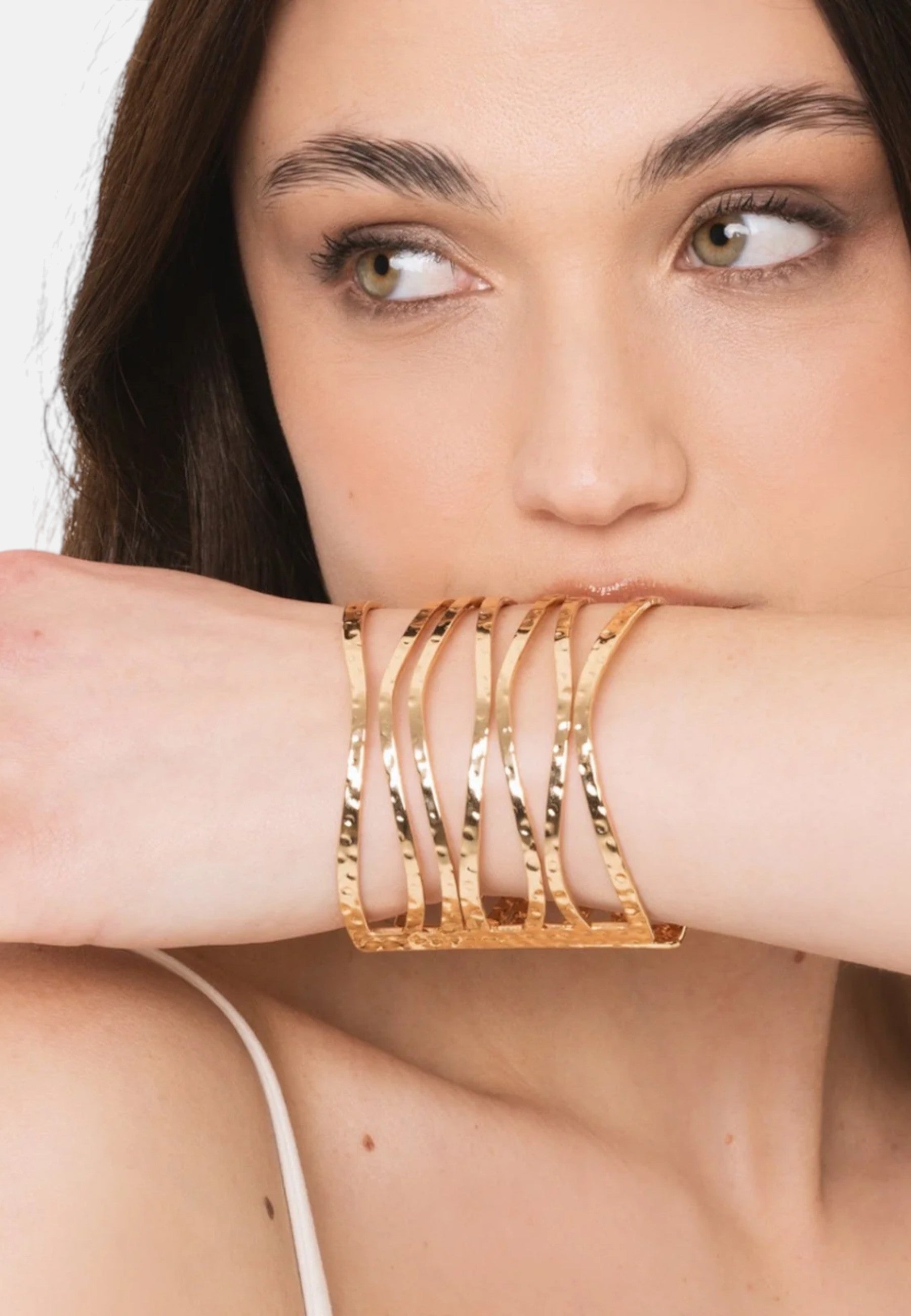 Bracciale rigido a fascia in metallo aperto Oro