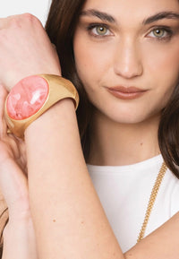 Bracciale a manetta con pietra in resina rosa Oro/rosa