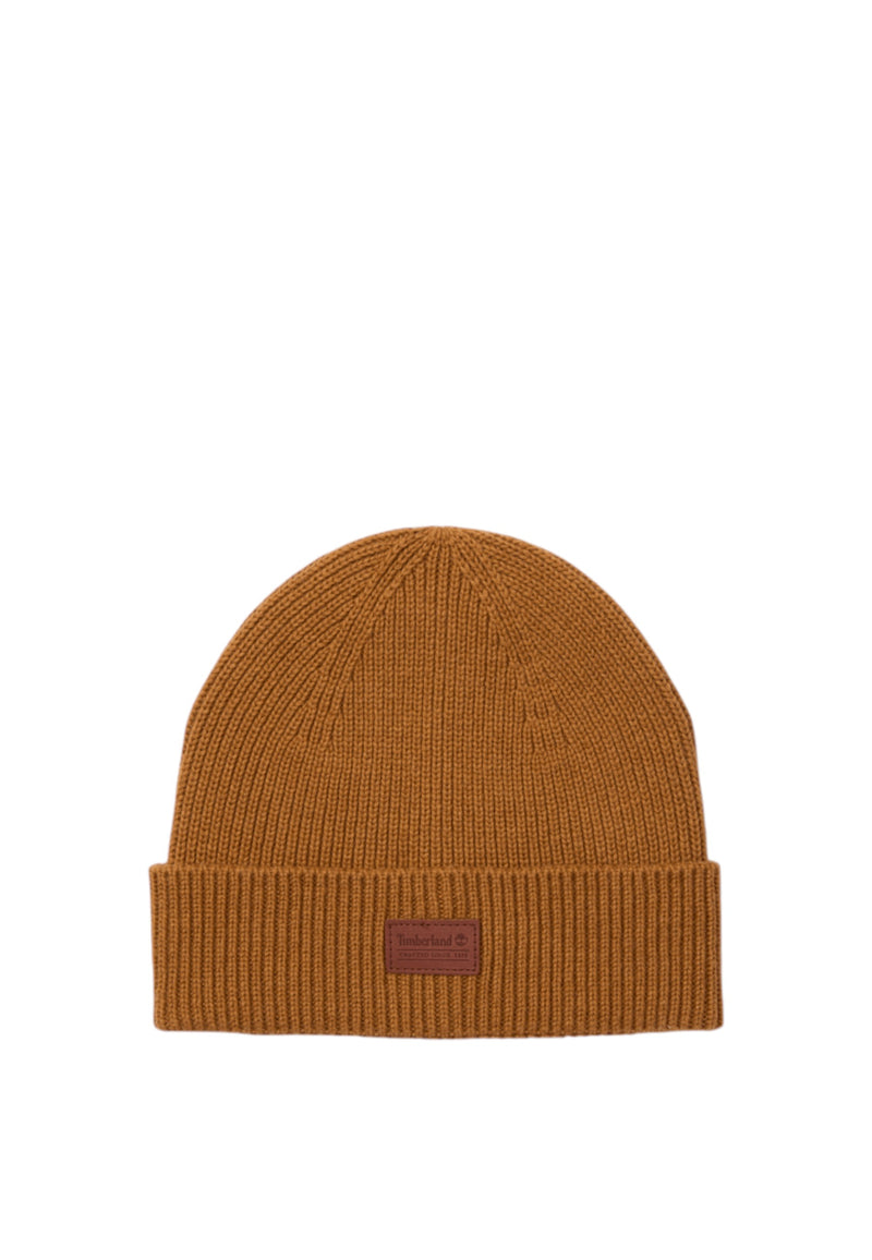 Cappello in misto lana con lavorazione in maglia a coste e patch logo. Wheat