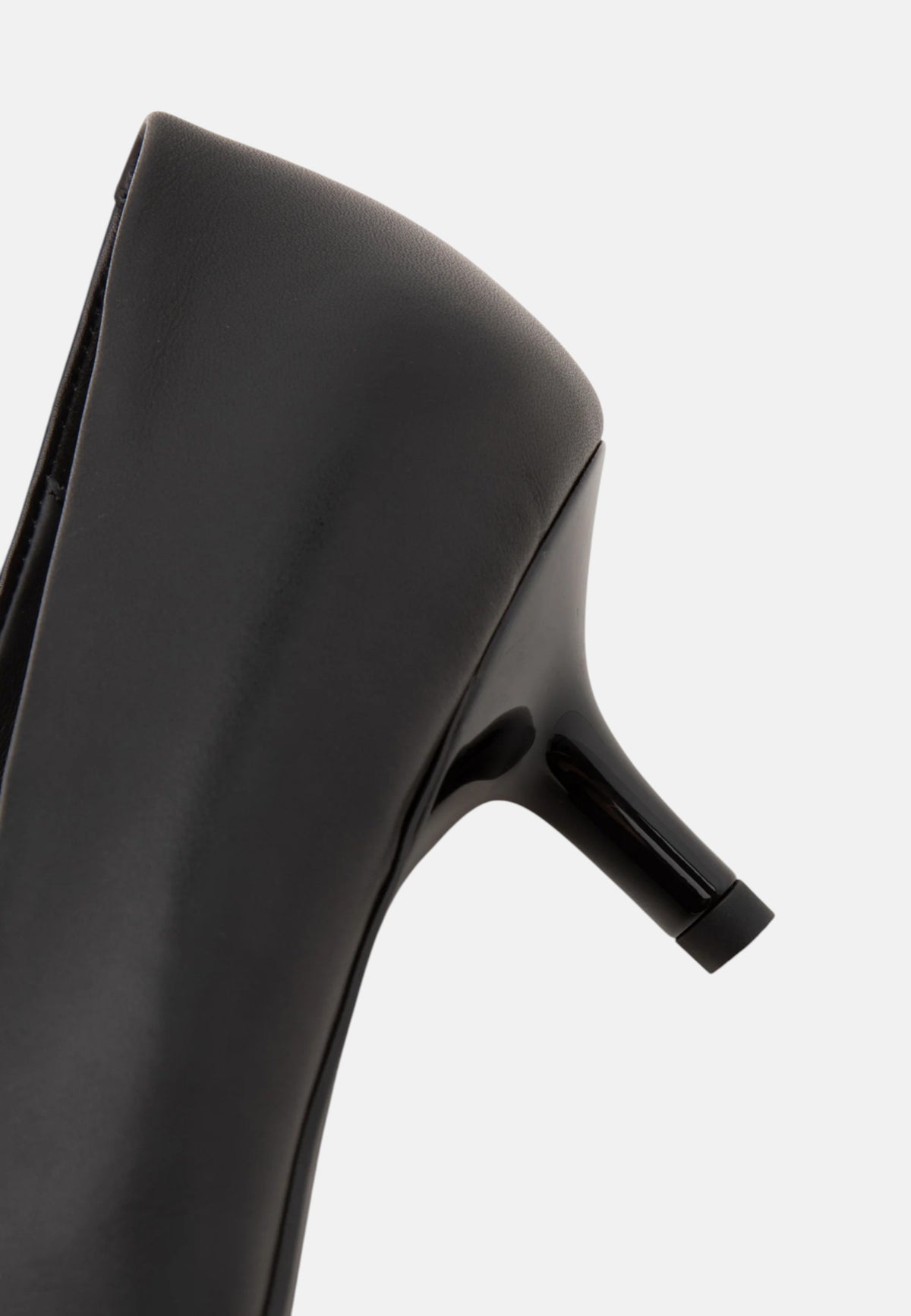 Décolleté in pelle con cinturini e frange Pinko Black