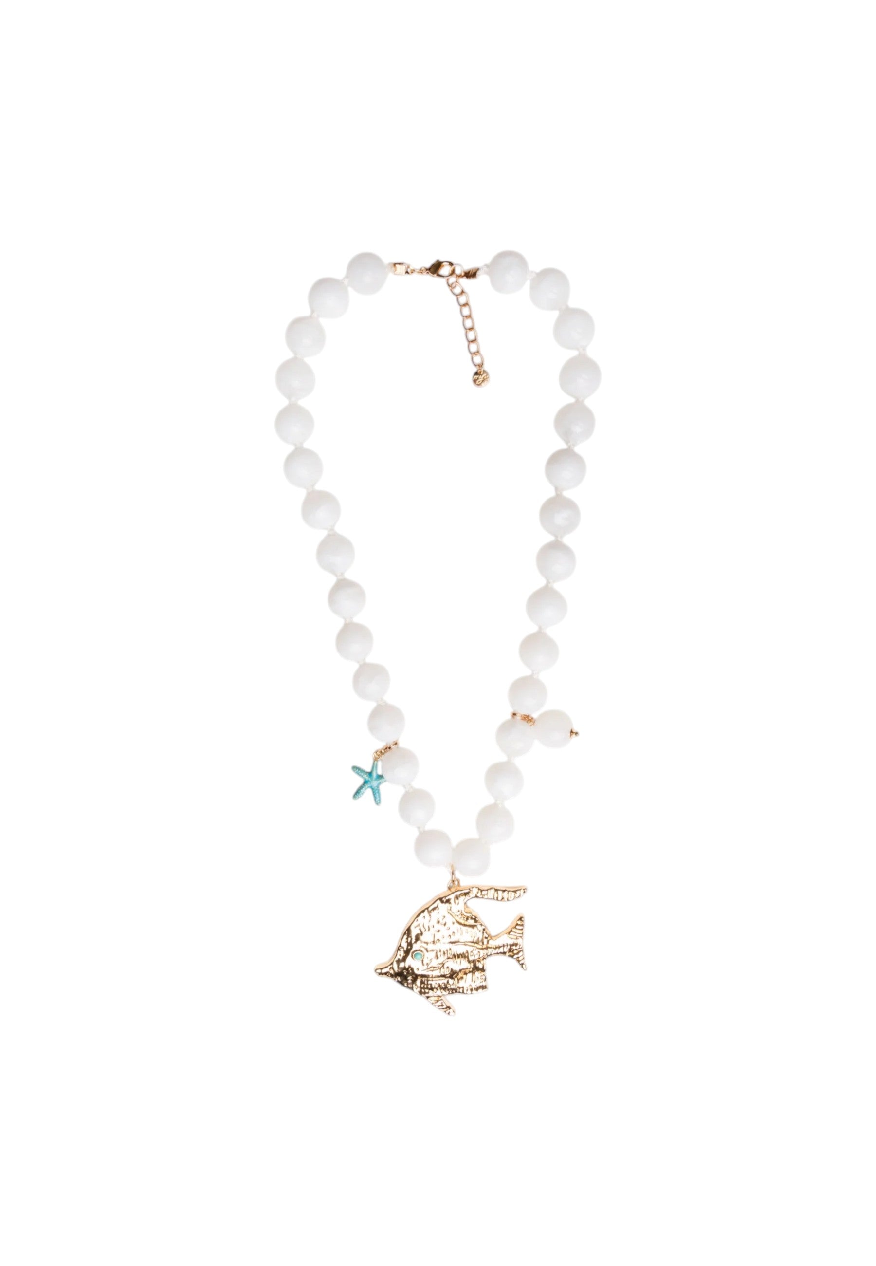 Collana lunga con sfere bianche in acrilico e pendente pesce tropicale in metallo Bianco