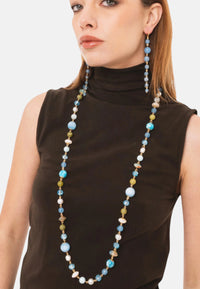 Collana lunga con pietre dure e vetro tono azzurro Blu