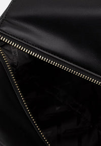 Borsa shopping scamosciata con profili effetto shearling Donna Armani Exchange Black
