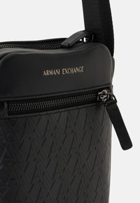 Borsello reporter con tracolla regolabile e logo in metallo  Armani Exchange Black