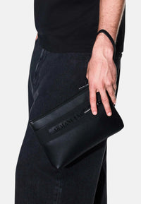 Angel Pouch pochette in tessuto spalmato minimalista Armani Exchange Black / Black