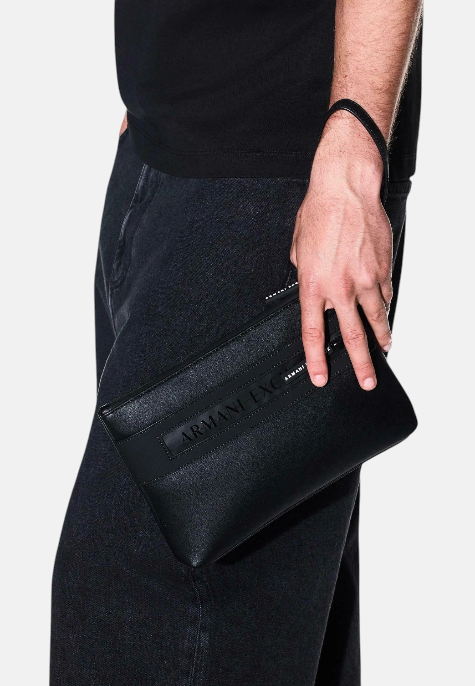 Angel Pouch pochette in tessuto spalmato minimalista Armani Exchange Black / Black