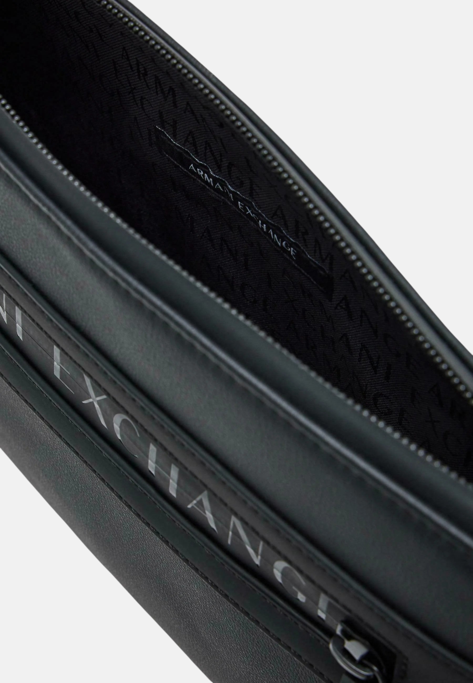Angel Pouch pochette in tessuto spalmato minimalista Armani Exchange Black / Black