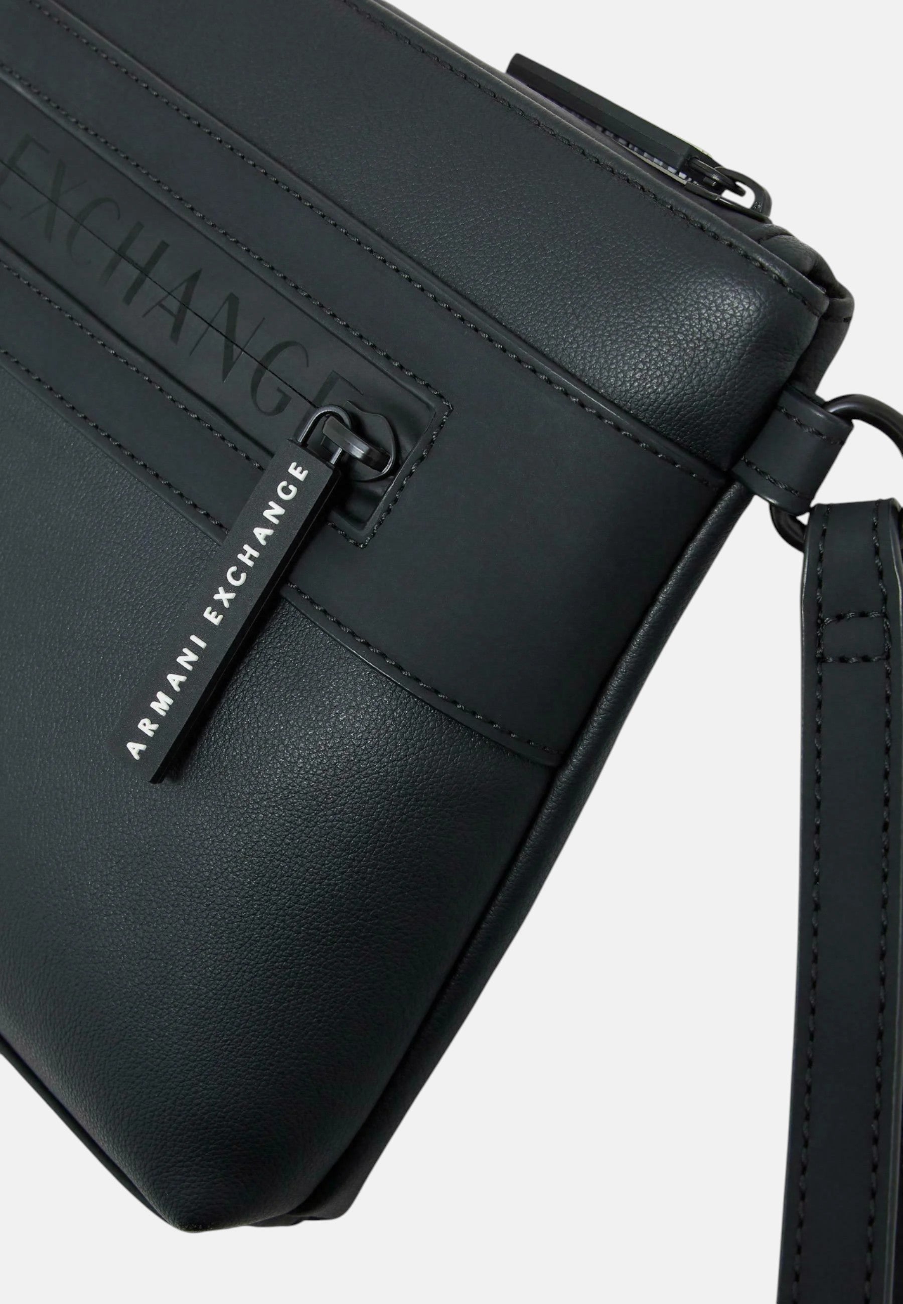 Angel Pouch pochette in tessuto spalmato minimalista Armani Exchange Black / Black
