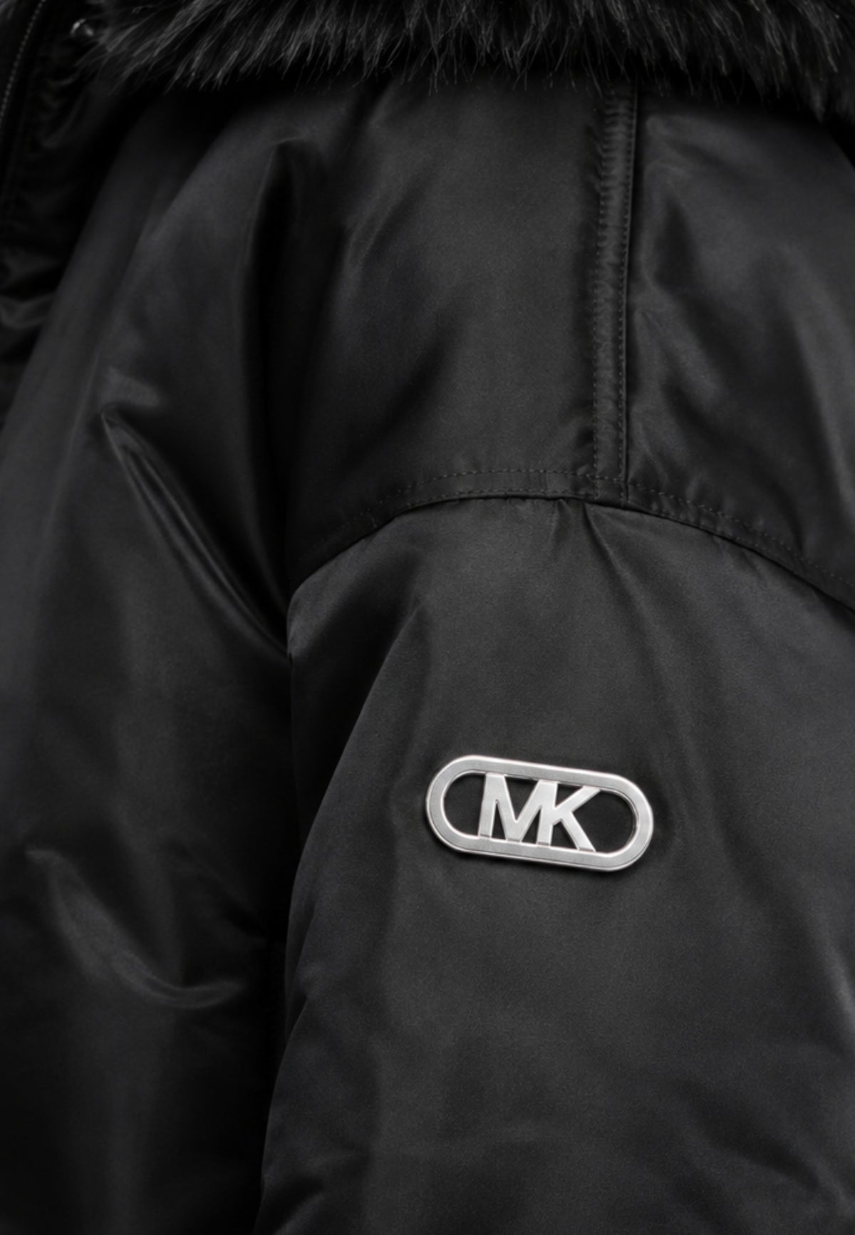 Bomber in raso ciré con cappuccio e bordo in pelliccia sintetica Michael Kors Black