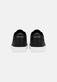 Sneakers da Uomo Reign con stampa logo Michael Kors Black