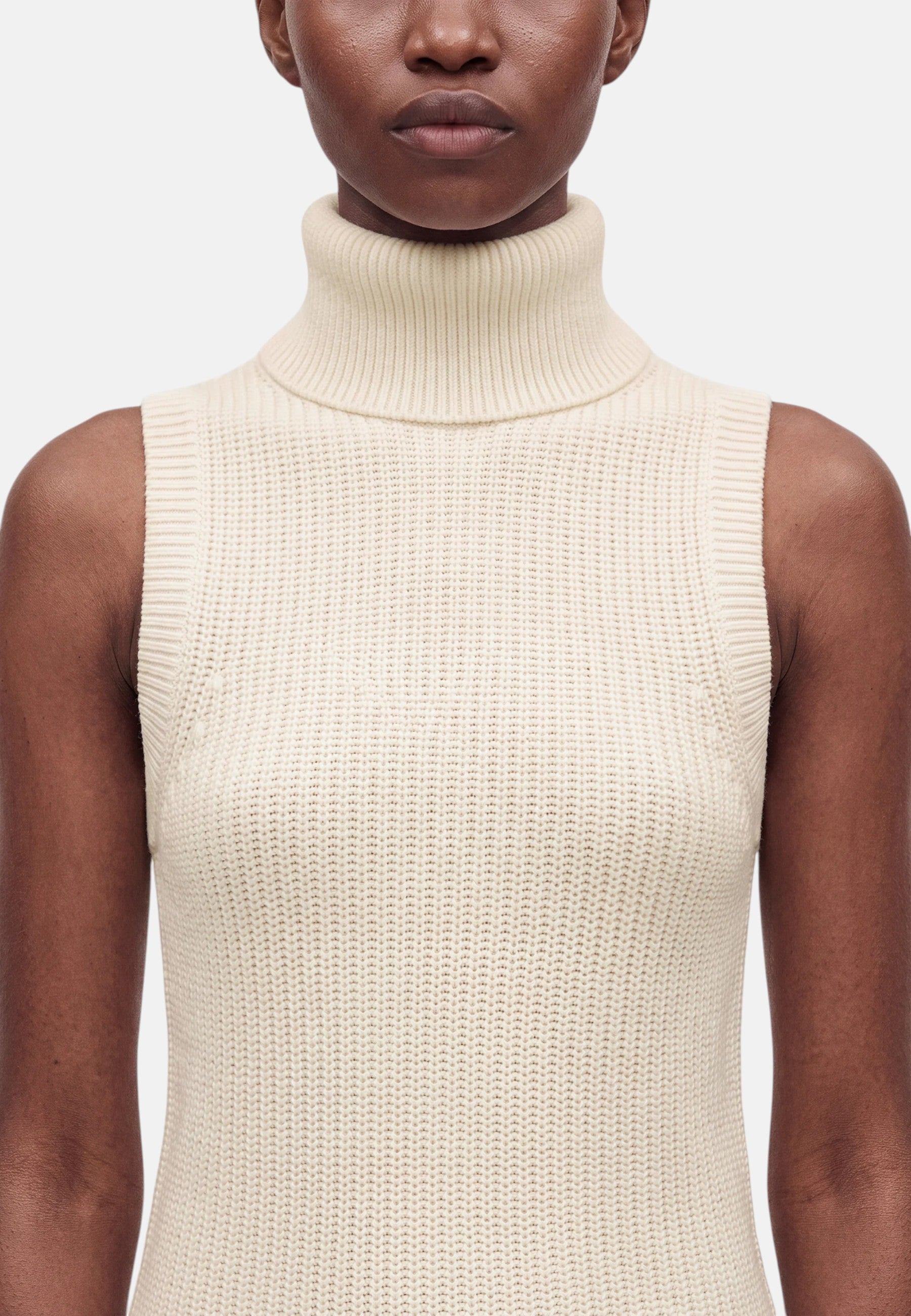 Michael Kors Top smanicato a collo alto in misto lana Bone