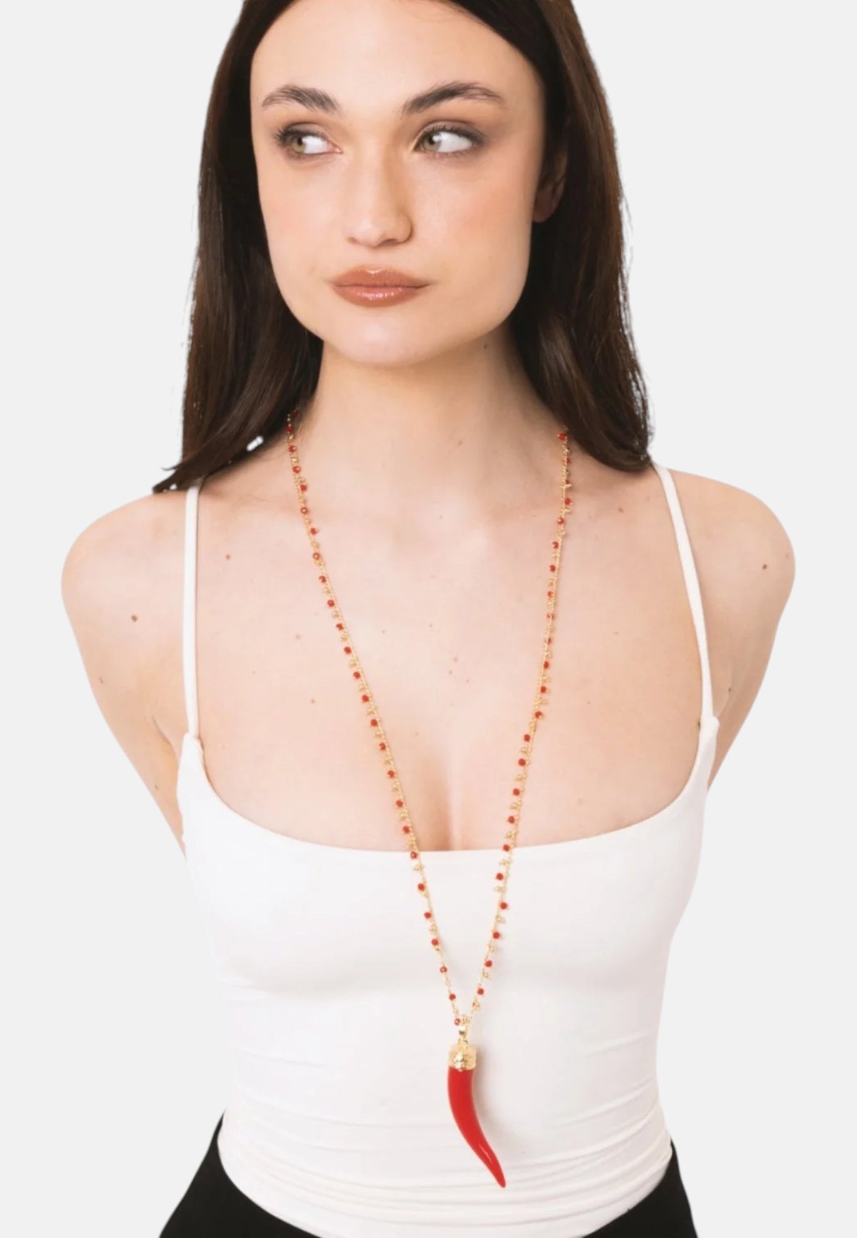 Collana lunga a catena con pendente corno in resina e vetro rosso Oro/rosso