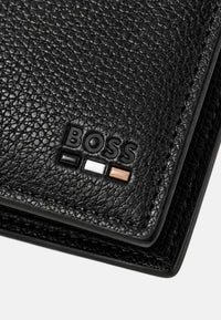 Portafoglio bifold BOSS in pelle sintetica a grana con logo impresso e portamonete Black