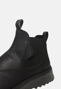 BLACK/BLACK