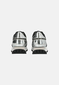 BLACK/SILVER