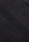 BLACK/BLACK/BLACK