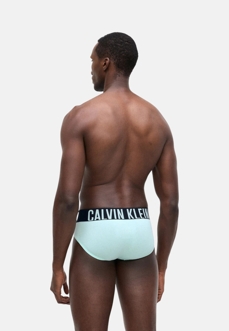 BLACK/AERIAL/TURBULENCE