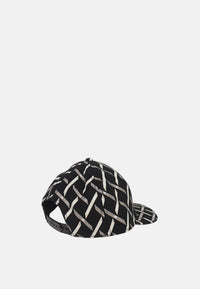 BLACK PRINT