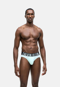 BLACK/AERIAL/TURBULENCE